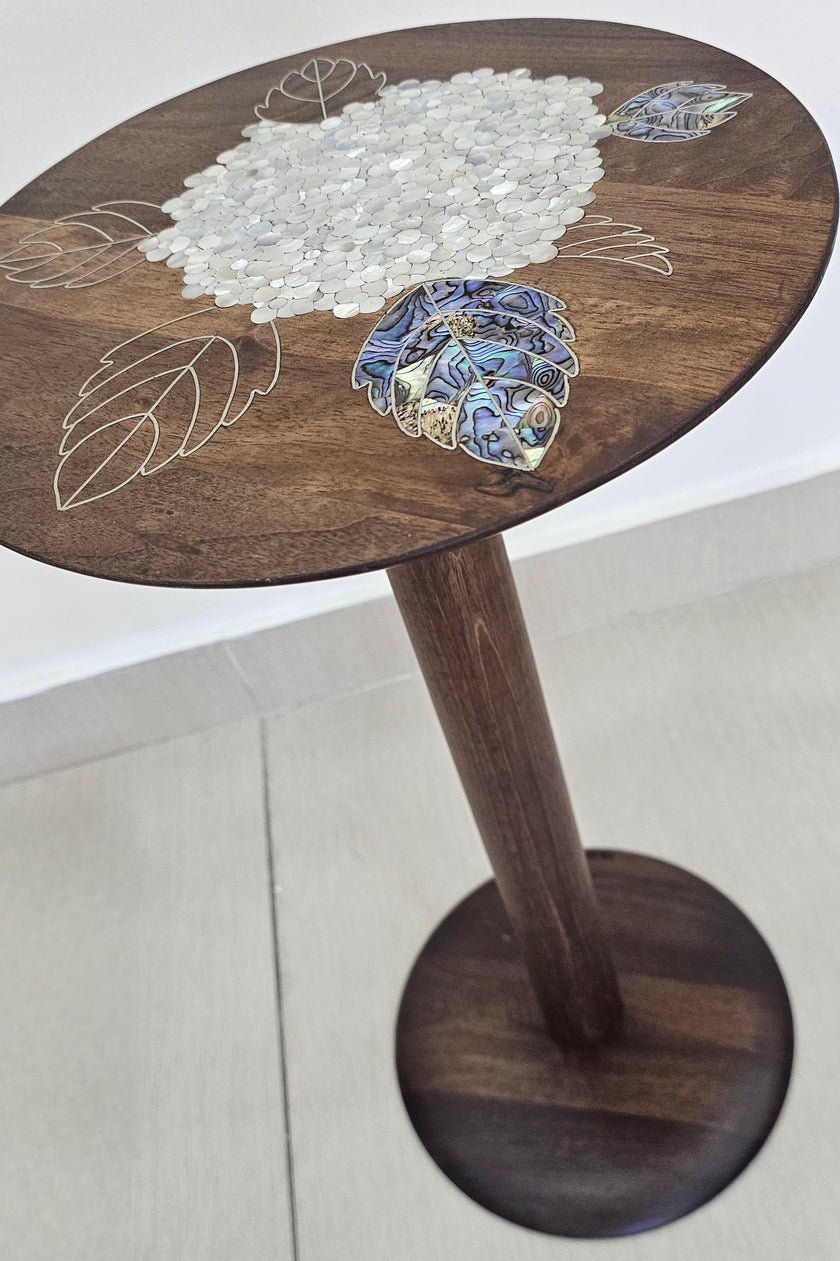 Floral Dots Table
