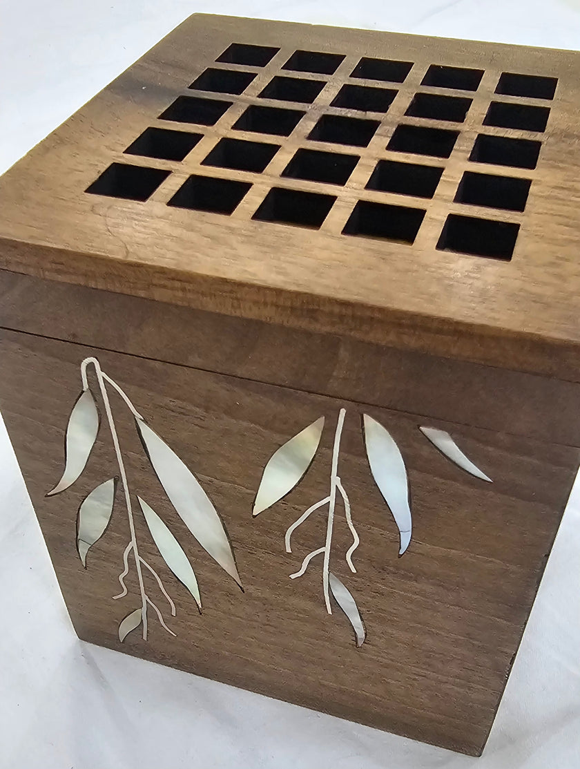 Leaf Mukhbar