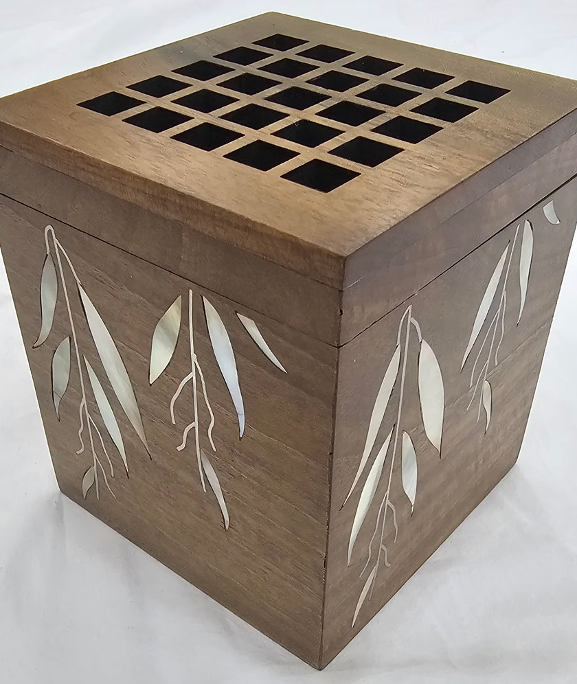 Leaf Mukhbar